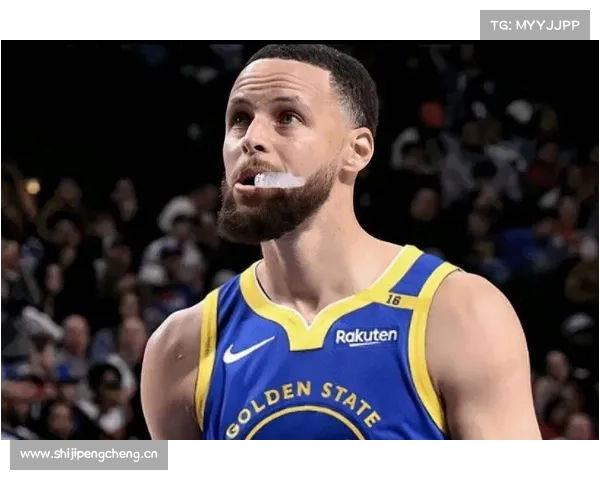 三节打卡！库里17中9拿下25分9板6助1断1帽 正负值+31全场最高